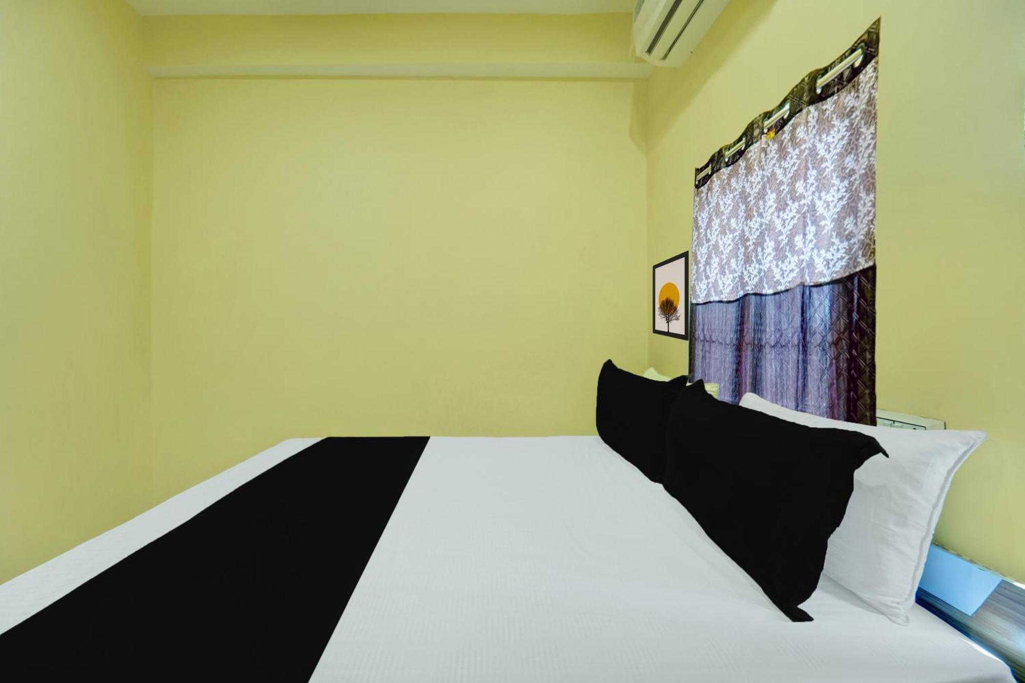 Hotel O Radha Rani Hotel Rajgir Bagian luar foto