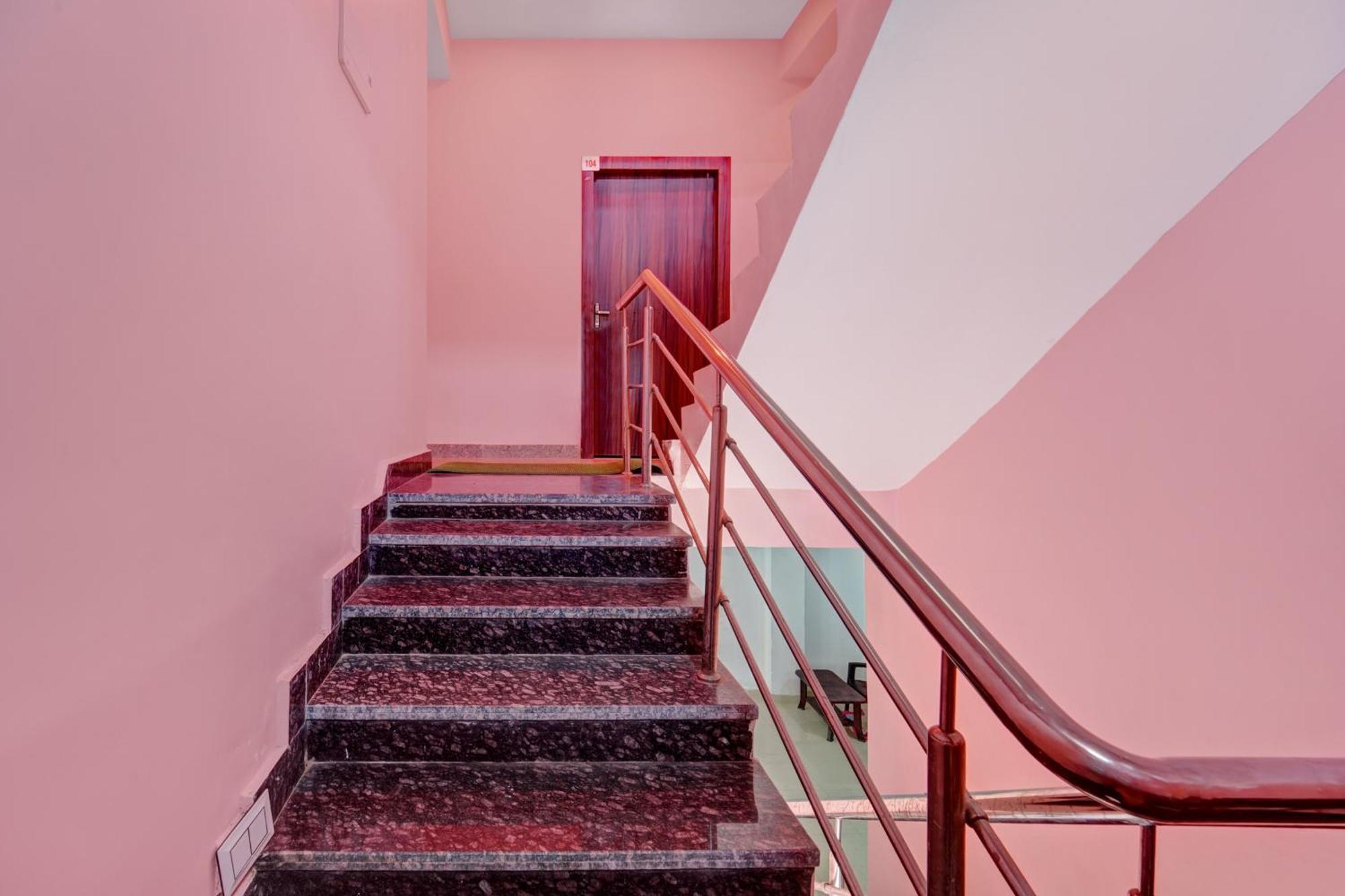 Hotel O Radha Rani Hotel Rajgir Bagian luar foto